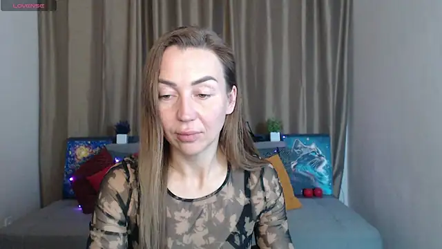 Snapshot of Kiss_julli88I chatting on 03-21-25, 12:40 Kiss julli88I online show from 03-21-25, 12:40
