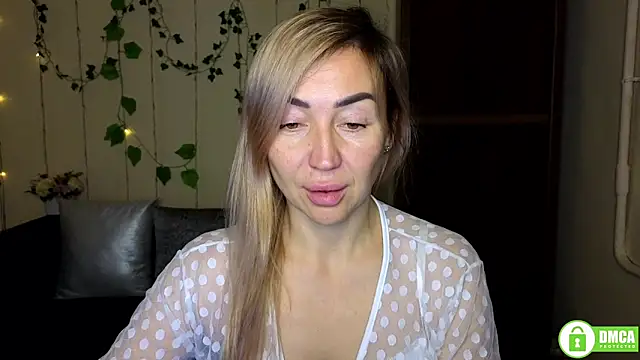 Kiss julli88I online show from 12-04-25, 06:27