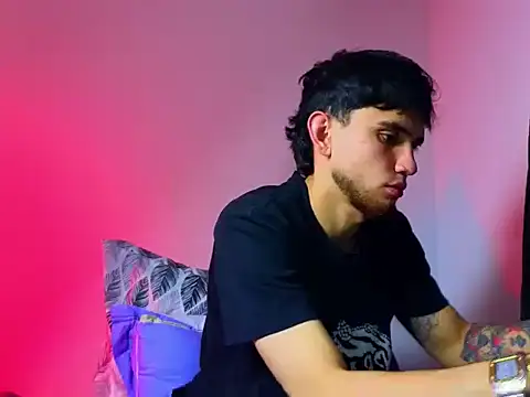 Snapshot of samevansx_ chatting on 12-18-25, 11:55 samevansx online show from 12-18-25, 11:55