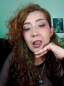 Luz delunaa online show from 03-18-26, 02:47