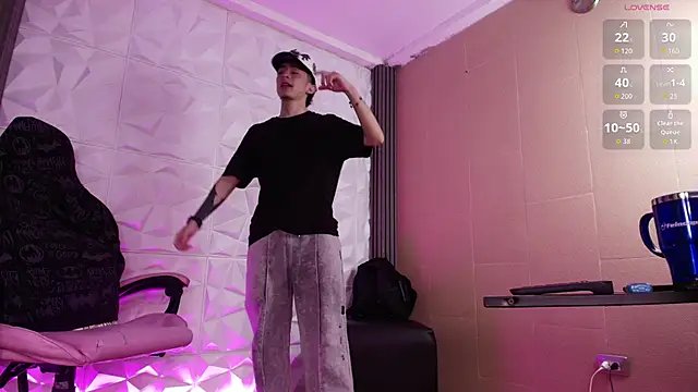 Snapshot of troy_rouge chatting on 01-16-26, 11:25 troy rouge online show from 01-16-26, 11:25