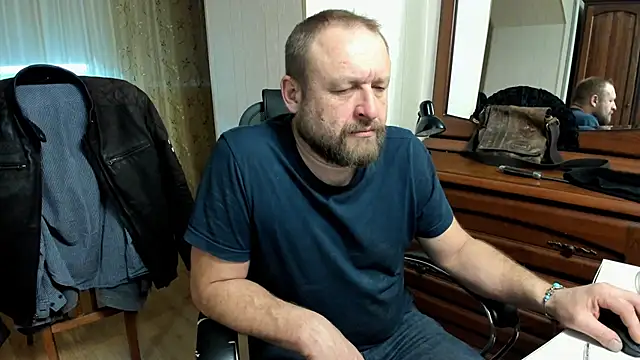 Snapshot of Grandor_M chatting on 03-08-25, 02:19 Grandor M online show from 03-08-25, 02:19