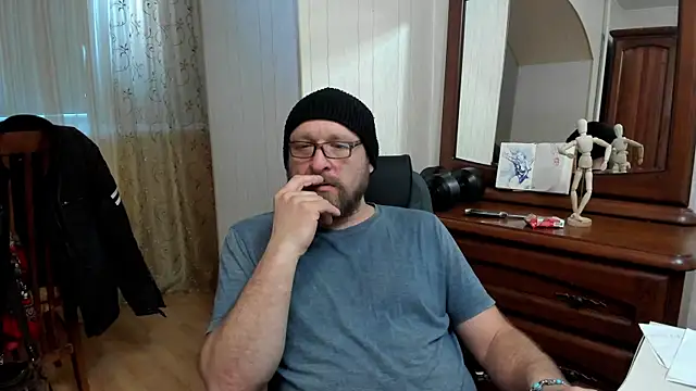 Snapshot of Grandor_M chatting on 03-20-25, 02:10 Grandor M online show from 03-20-25, 02:10