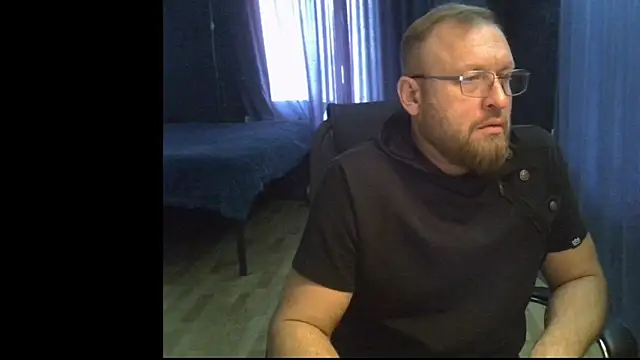 Snapshot of Grandor_M chatting on 12-16-25, 11:37 Grandor M online show from 12-16-25, 11:37