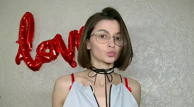 Snapshot of luna_Gharming chatting on 03-17-25, 08:29 luna Gharming online show from 03-17-25, 08:29