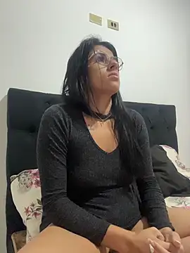 jheicylli online show from 05-18-26, 02:23