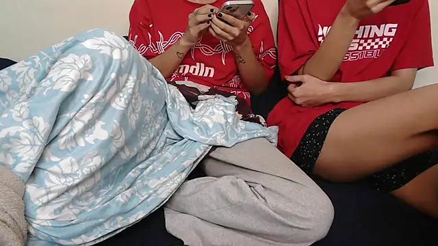 Snapshot of NaughtyThrouple007 chatting on 11-20-25, 07:30 NaughtyThrouple007 online show from 11-20-25, 07:30