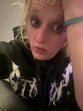 Snapshot of KITTYBOOBOOFUXX chatting on 12-22-25, 09:06 KITTYBOOBOOFUXX online show from 12-22-25, 09:06