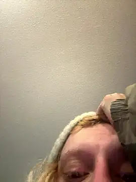 Snapshot of KITTYBOOBOOFUXX chatting on 01-12-26, 02:33 KITTYBOOBOOFUXX online show from 01-12-26, 02:33