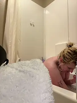 Snapshot of KITTYBOOBOOFUXX chatting on 03-13-26, 02:18 KITTYBOOBOOFUXX online show from 03-13-26, 02:18