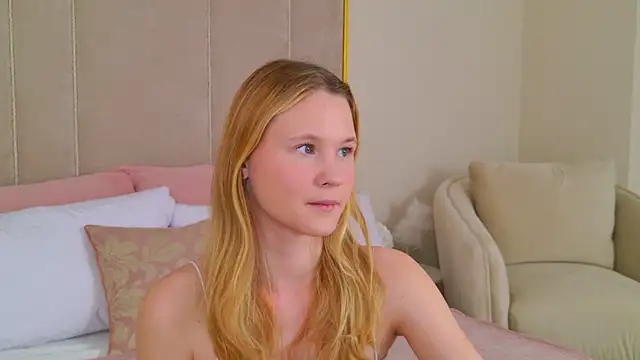 Snapshot of AmeliRoyse chatting on 06-23-26, 05:11 AmeliRoyse online show from 06-23-26, 05:11