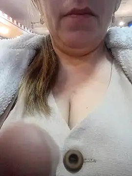 Luna-nevada online show from 03-19-25, 07:49