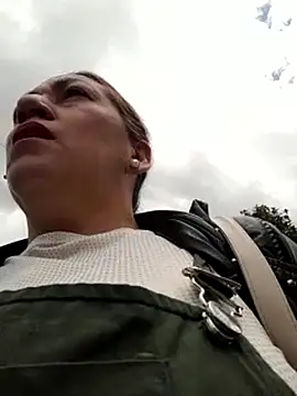 Luna-nevada online show from 10-15-25, 03:23