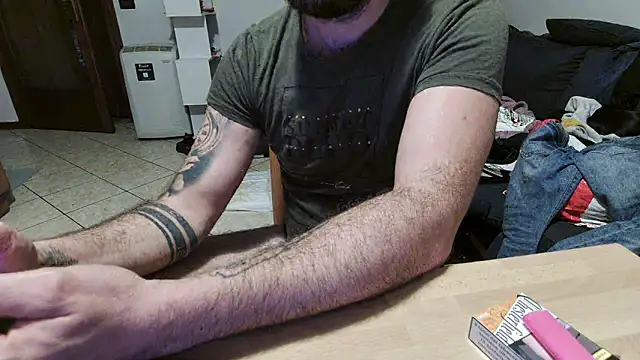 Snapshot of maialinofriuli chatting on 09-14-25, 03:16 maialinofriuli online show from 09-14-25, 03:16