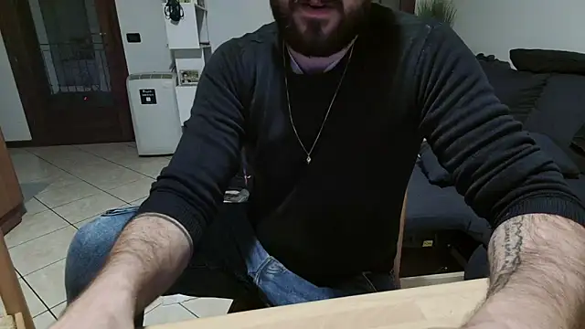 Snapshot of maialinofriuli chatting on 10-01-25, 10:38 maialinofriuli online show from 10-01-25, 10:38