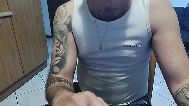 Snapshot of maialinofriuli chatting on 10-22-25, 10:42 maialinofriuli online show from 10-22-25, 10:42