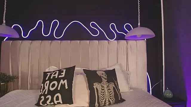 Zhally Dee online show from 04-20-26, 07:48