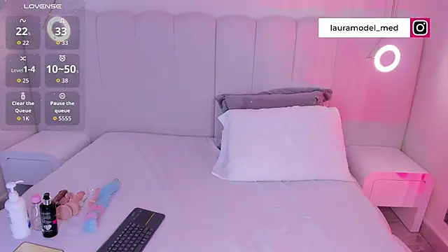 riri candy online show from 11-03-25, 03:52