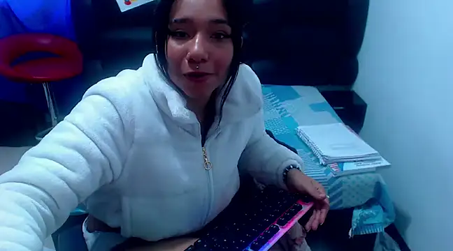 Snapshot of XxxReinaSexyBodyxxX777 chatting on 03-11-25, 07:14 XxxReinaSexyBodyxxX777 online show from 03-11-25, 07:14