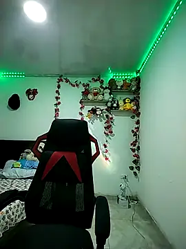 esmeralda jadees online show from 04-03-26, 08:40