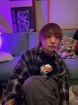 Snapshot of ryokunero chatting on 11-29-25, 01:47 ryokunero online show from 11-29-25, 01:47