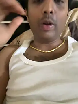 Snapshot of MIRTHICK2002 chatting on 03-13-26, 09:21 MIRTHICK2002 online show from 03-13-26, 09:21