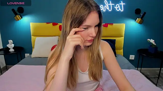 Snapshot of EvelineAmore chatting on 02-04-26, 08:42 EvelineAmore online show from 02-04-26, 08:42