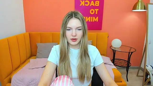 Snapshot of EvelineAmore chatting on 05-10-26, 01:55 EvelineAmore online show from 05-10-26, 01:55