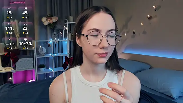 Kira mindnes online show from 03-16-25, 07:38