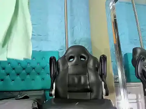 Snapshot of NohaCollens chatting on 03-11-25, 05:46 NohaCollens online show from 03-11-25, 05:46