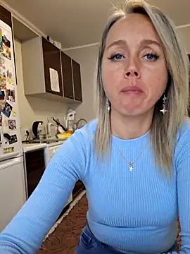 b l o n d i n k a online show from 10-24-25, 03:36