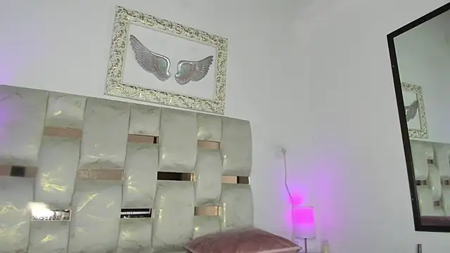 Lola Blondie online show from 12-01-25, 12:21