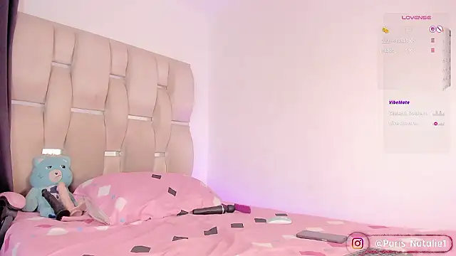 Snapshot of Paris_natalie chatting on 02-01-26, 10:52 Paris natalie online show from 02-01-26, 10:52