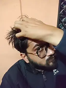 Snapshot of mpaale11 chatting on 12-16-25, 01:27 mpaale11 online show from 12-16-25, 01:27