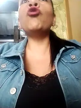 Snapshot of Carlasm- chatting on 03-22-25, 09:10 Carlasm- online show from 03-22-25, 09:10