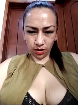 Snapshot of Carlasm- chatting on 09-20-25, 07:26 Carlasm- online show from 09-20-25, 07:26