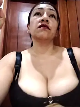 Snapshot of Carlasm- chatting on 10-29-25, 09:16 Carlasm- online show from 10-29-25, 09:16