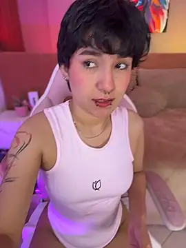 emma cute7 online show from 08-07-26, 09:44
