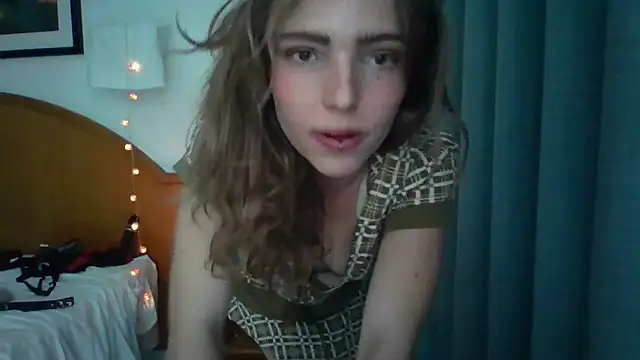 Snapshot of kinkifunki chatting on 03-17-25, 04:54 kinkifunki online show from 03-17-25, 04:54