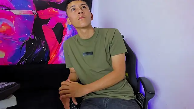 Snapshot of MAXXY_CUTE chatting on 03-13-25, 05:07 MAXXY CUTE online show from 03-13-25, 05:07