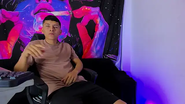 Snapshot of MAXXY_CUTE chatting on 03-14-25, 05:24 MAXXY CUTE online show from 03-14-25, 05:24