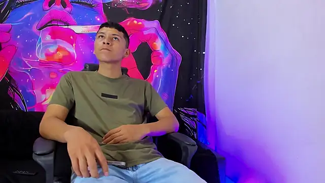 Snapshot of MAXXY_CUTE chatting on 03-17-25, 10:49 MAXXY CUTE online show from 03-17-25, 10:49