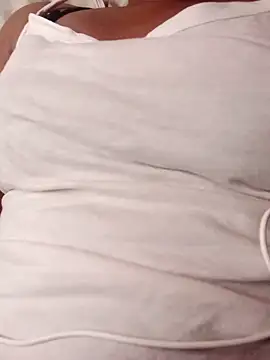 Snapshot of naughtyreva chatting on 03-16-25, 09:05 naughtyreva online show from 03-16-25, 09:05