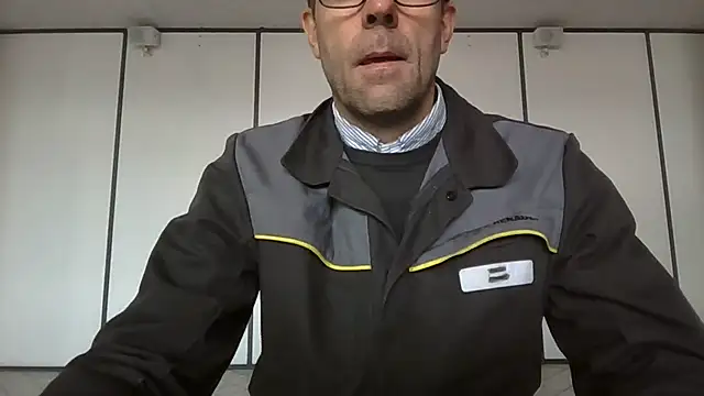 Snapshot of Simon_76 chatting on 09-25-25, 03:16 Simon 76 online show from 09-25-25, 03:16