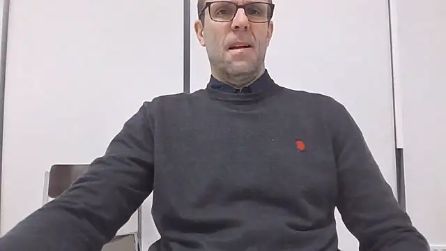 Snapshot of Simon_76 chatting on 10-07-25, 02:58 Simon 76 online show from 10-07-25, 02:58