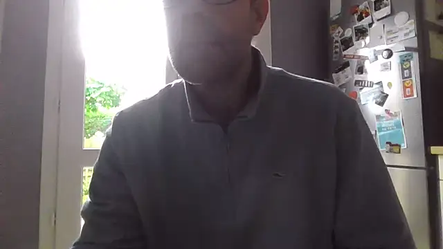 Snapshot of Simon_76 chatting on 10-11-25, 07:51 Simon 76 online show from 10-11-25, 07:51