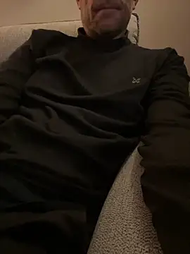 Snapshot of Simon_76 chatting on 10-15-25, 08:31 Simon 76 online show from 10-15-25, 08:31