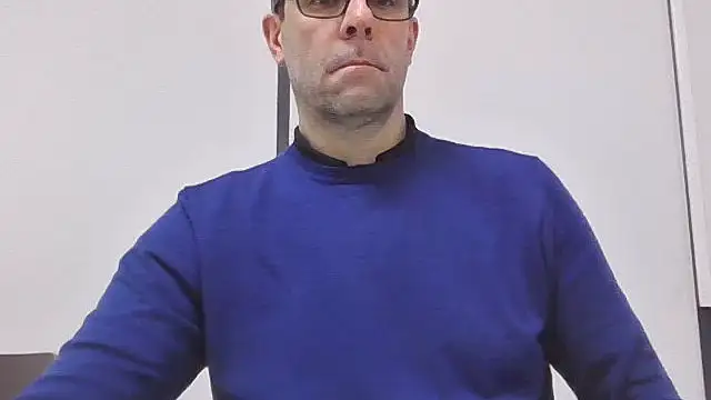 Snapshot of Simon_76 chatting on 11-26-25, 02:29 Simon 76 online show from 11-26-25, 02:29