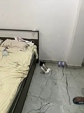 Snapshot of Hotswetie chatting on 03-17-25, 02:01 Hotswetie online show from 03-17-25, 02:01