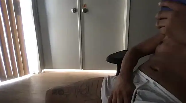 Snapshot of flores6cachondo9 chatting on 03-22-25, 12:06 flores6cachondo9 online show from 03-22-25, 12:06